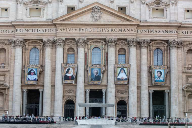 Banners of those to be canonized Oct. 13 at St. Peter's Square. Credit: Daniel Ibanez/CNA.